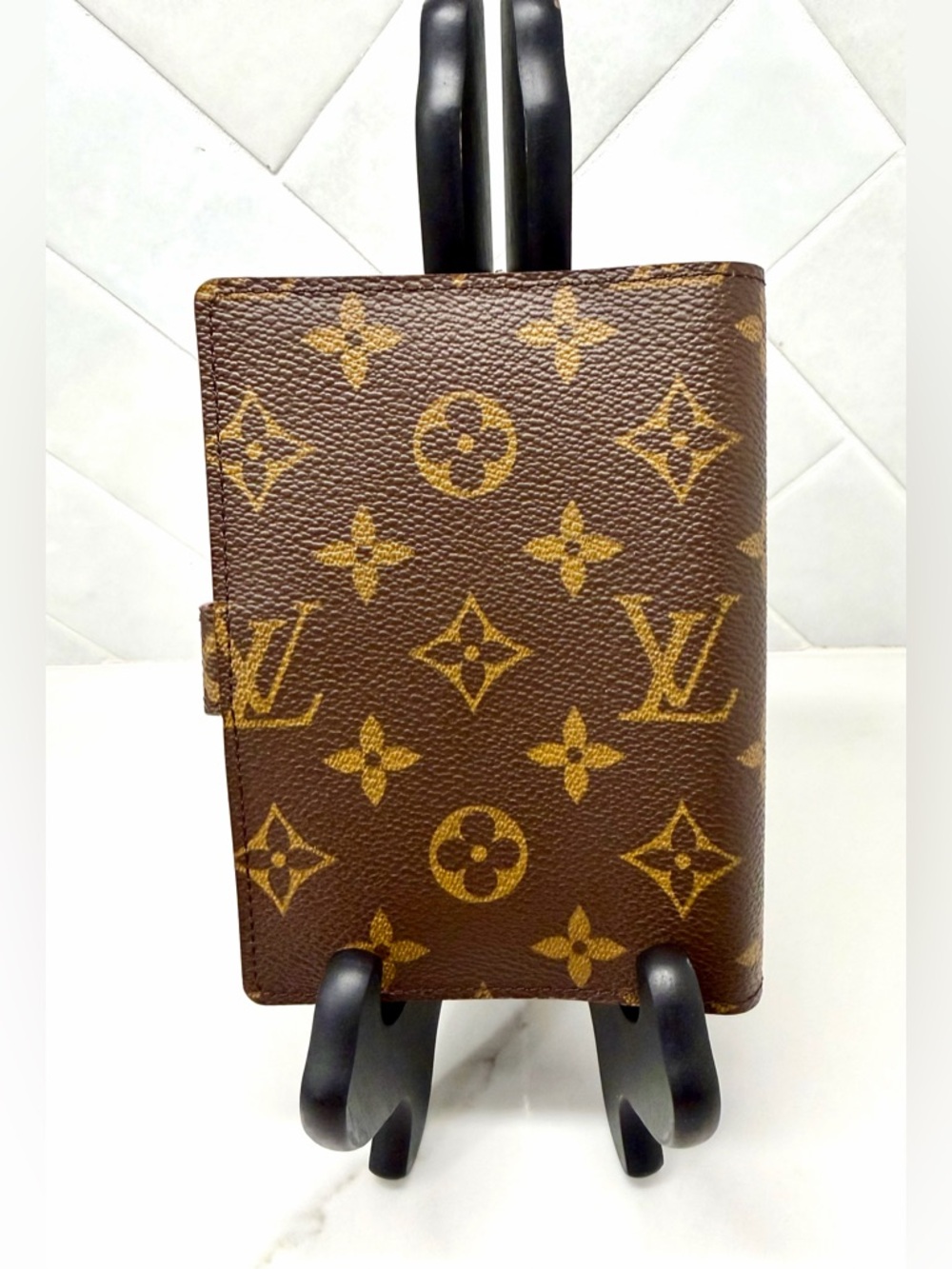 Louis Vuitton Monogram Agenda Passport Organizer - Picture 2 of 8